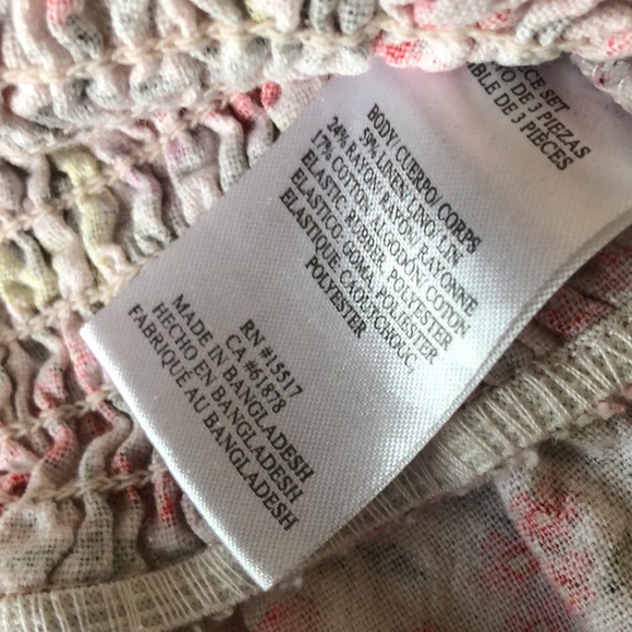 Vince Camuto Girls Size 10 Cold Shoulder top - Picture 6 of 6